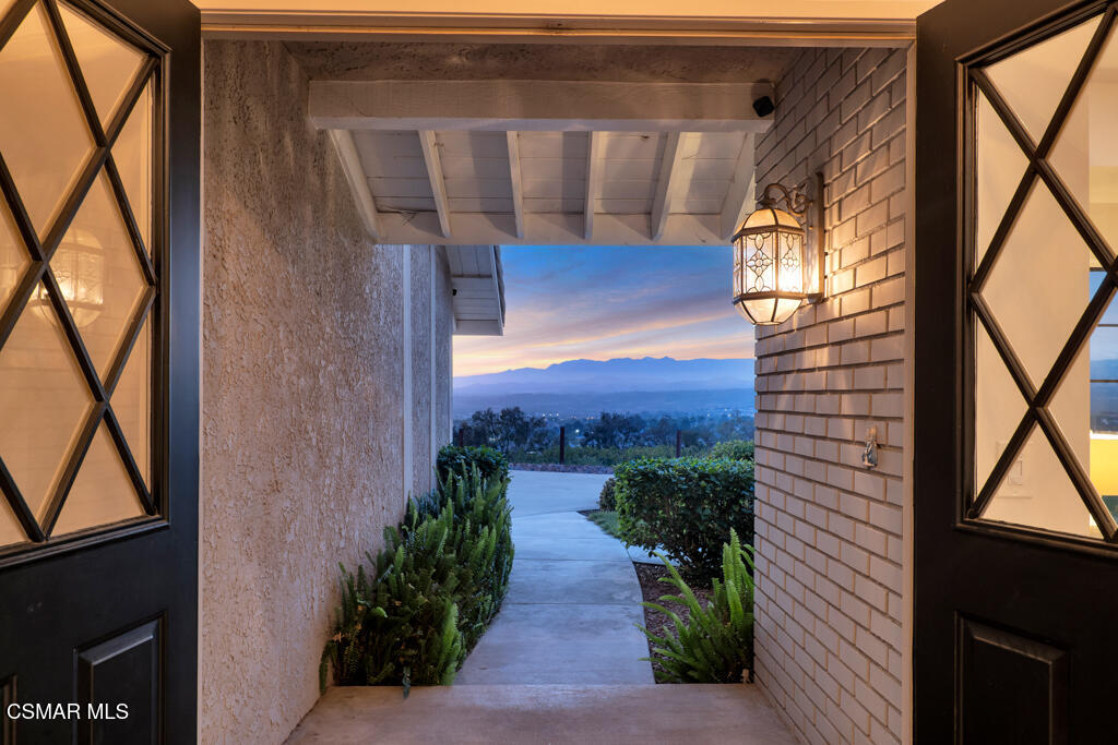 13828 Ransom Road Moorpark, CA 93021 - Photo 3 of 65 13828 Ransom Rd - HsHProd-1013