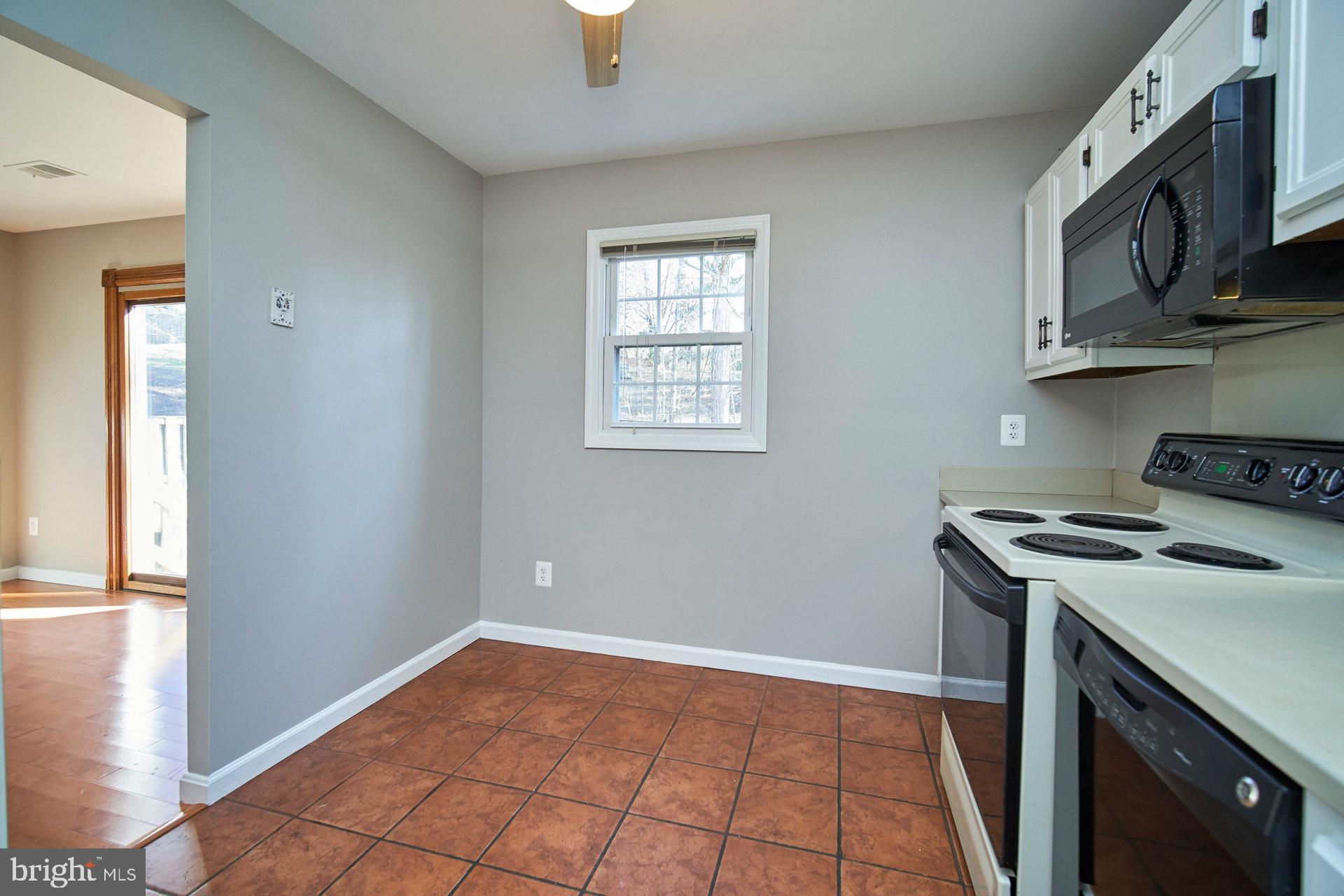 8339 Moline Place Springfield, VA 22153 - Photo 11 of 32 Eat-in kitchen