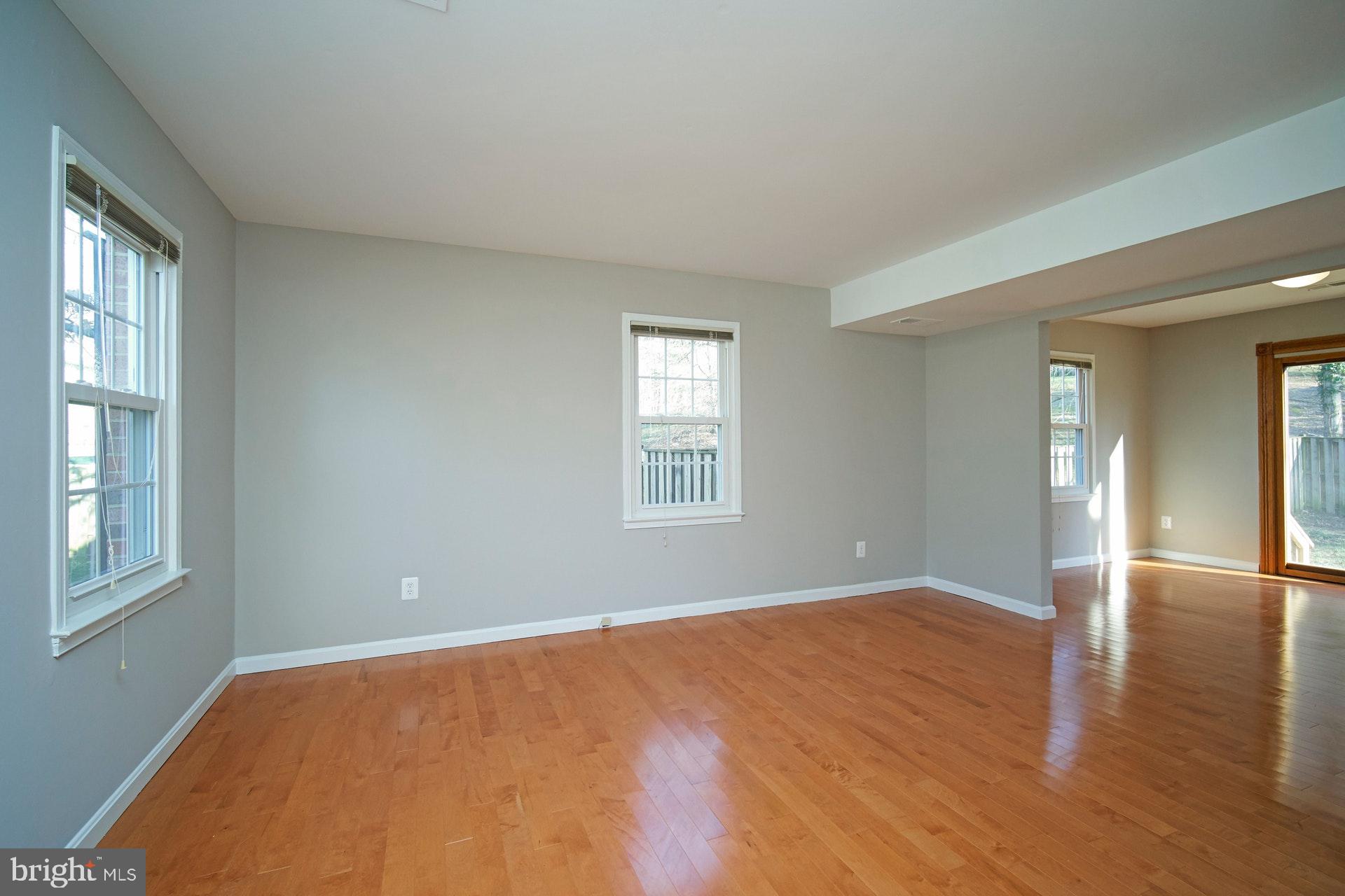 Spacious living room