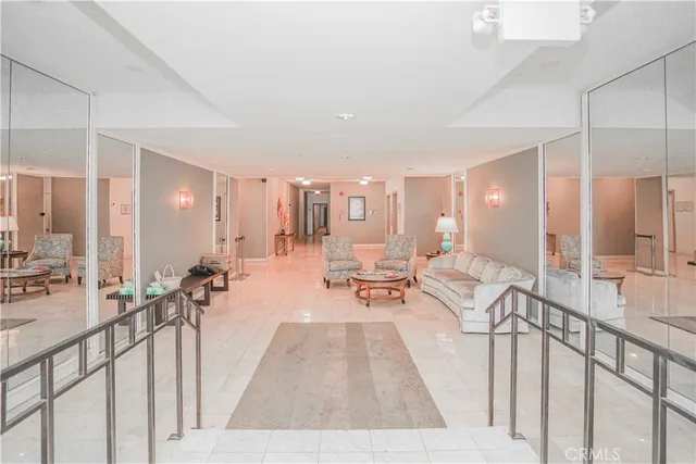 $428,000 | 400 South Lafayette Park Place, Unit 314, Los Angeles, CA 90057