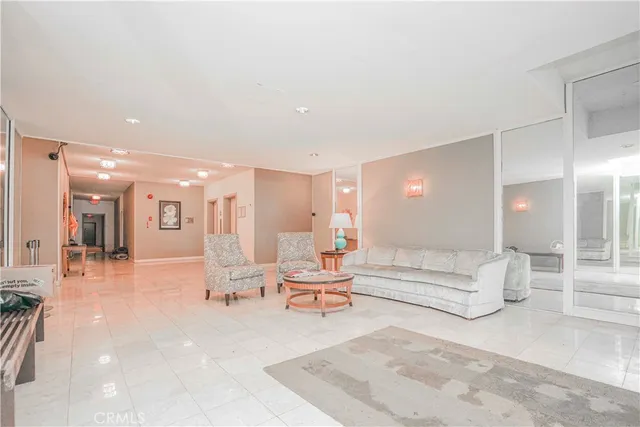 $428,000 | 400 South Lafayette Park Place, Unit 314, Los Angeles, CA 90057