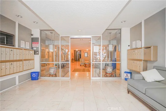 $428,000 | 400 South Lafayette Park Place, Unit 314, Los Angeles, CA 90057