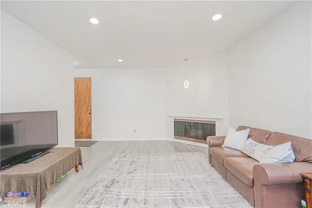 $428,000 | 400 South Lafayette Park Place, Unit 314, Los Angeles, CA 90057