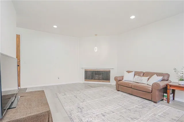 $428,000 | 400 South Lafayette Park Place, Unit 314, Los Angeles, CA 90057