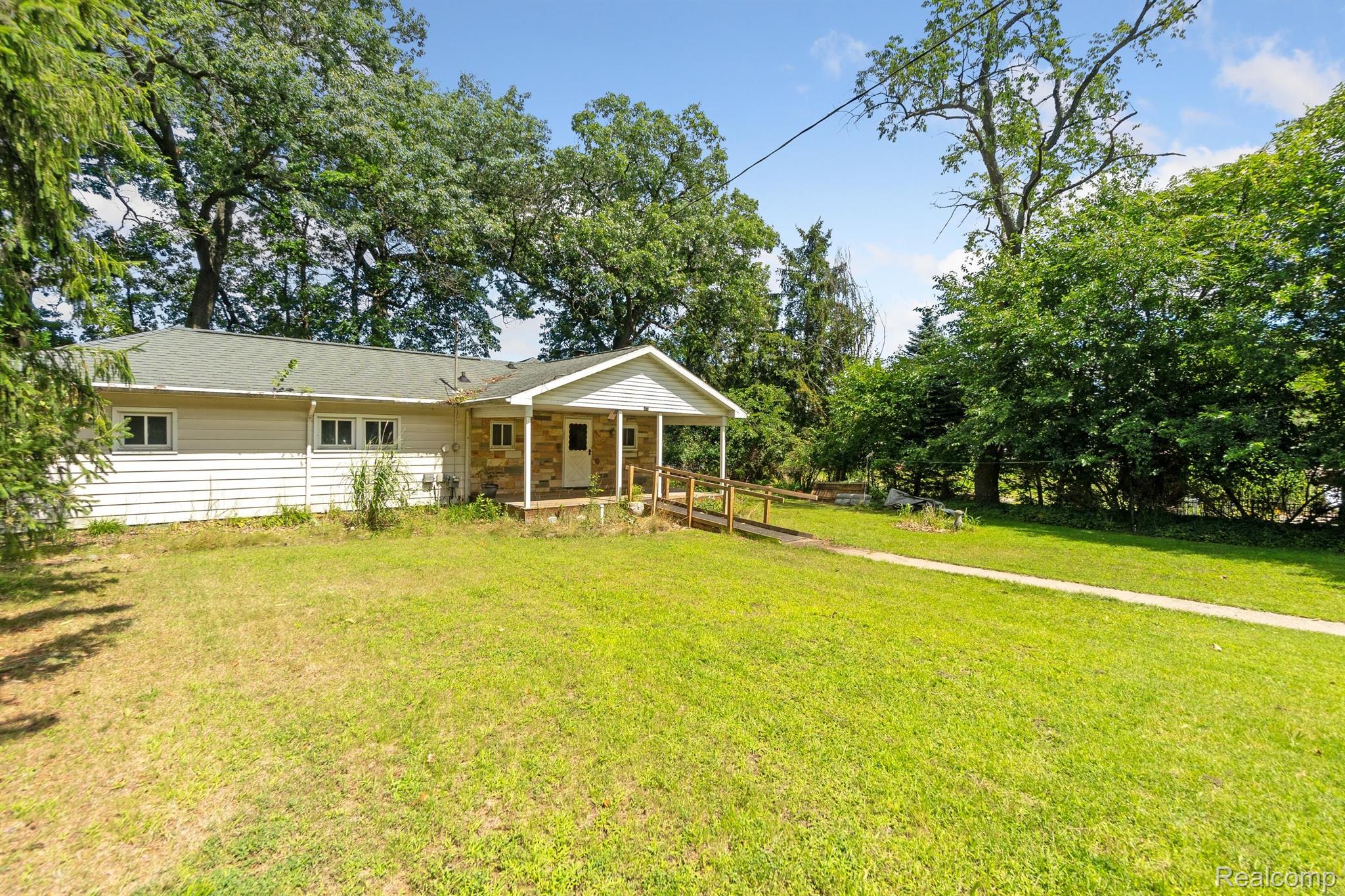2296 Grove Park Road Fenton, MI 48430 - Photo 2 of 49 Gallery Image 2