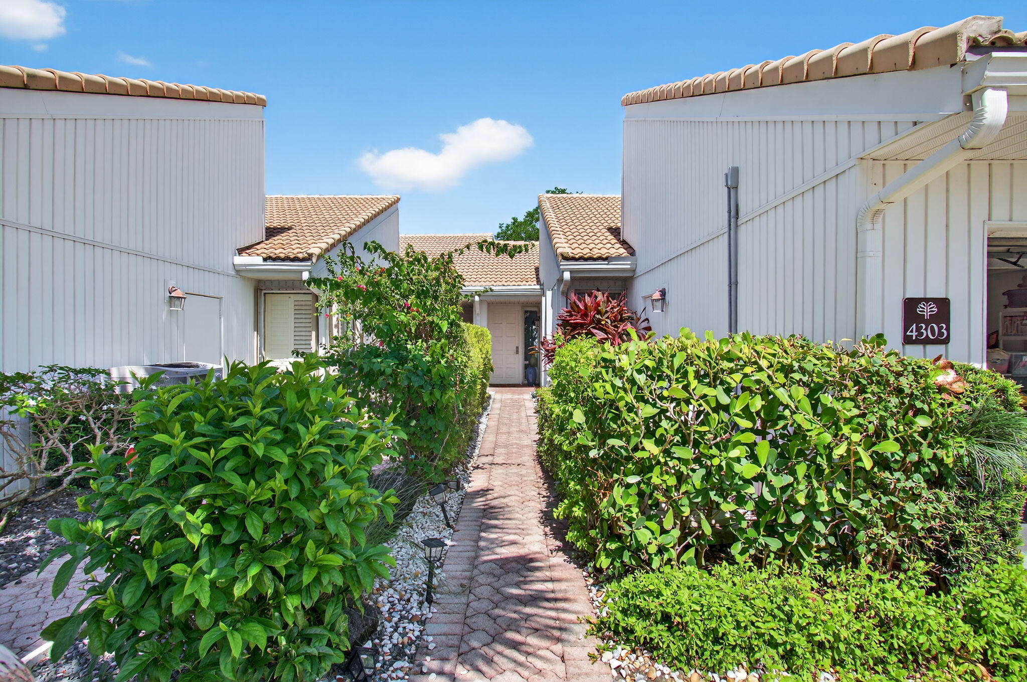 20010 Sawgrass Lane, Unit 4303 Boca Raton, FL 33434 - Photo 3 of 90 5-web-or-mls-DSC_5357