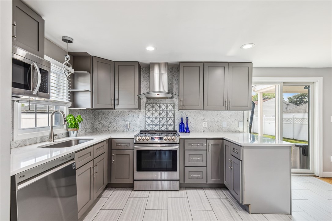 123 Scarborough Road Pawtucket, RI 02861 - Photo 5 of 21