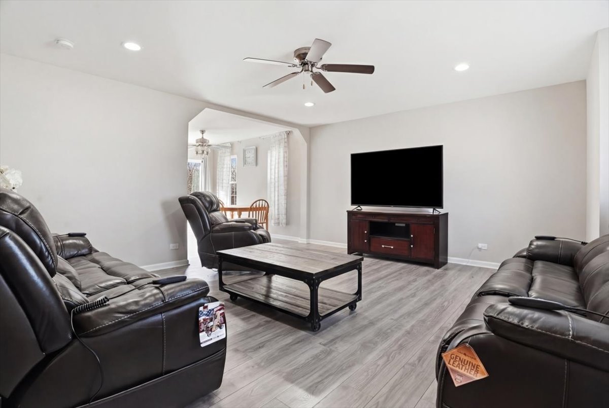 37532 North Amber Way Lake Villa, IL 60046 - Photo 4 of 24