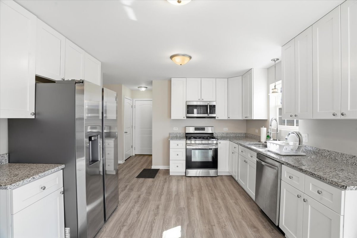 37532 North Amber Way Lake Villa, IL 60046 - Photo 8 of 24