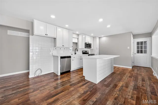 $314,900 | 2520 Chartom Mar, St. Charles, MO 63301