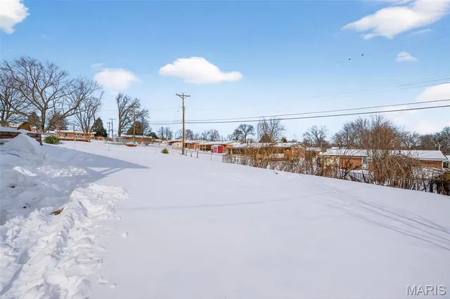 $314,900 | 2520 Chartom Mar, St. Charles, MO 63301