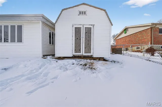 $314,900 | 2520 Chartom Mar, St. Charles, MO 63301