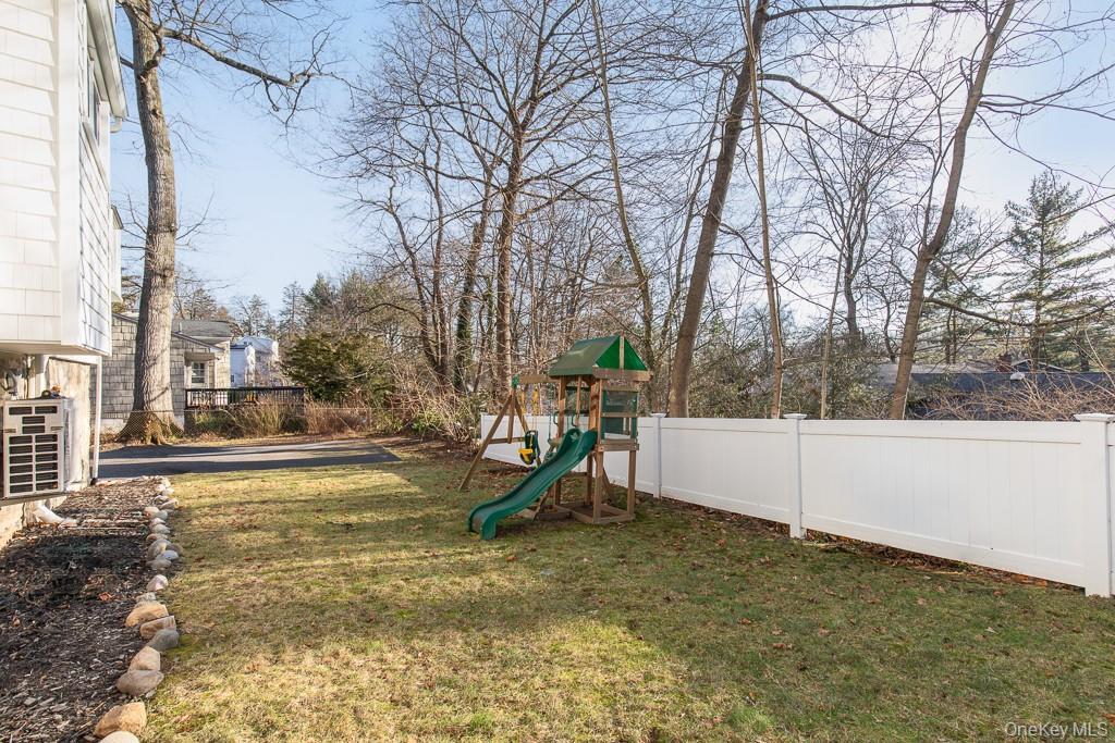 25 Roxbury Road Scarsdale, NY 10583 - Photo 30 of 38 Gallery Image 30