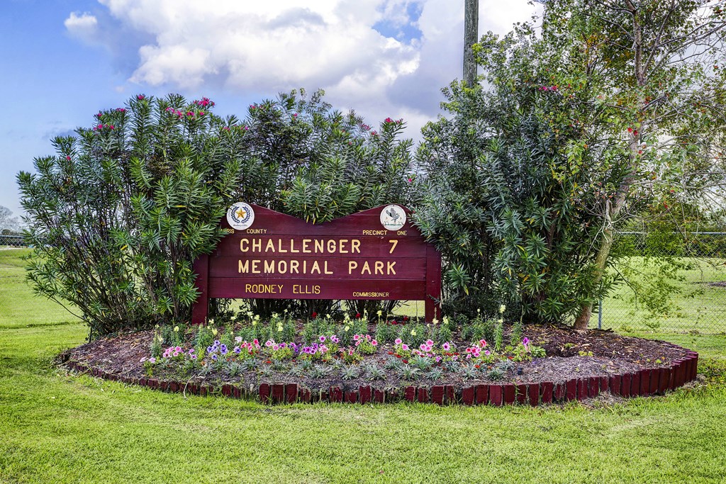 3214 Rios Court League City, TX 77573 - Photo 33 of 35 Challenger Seven Memorial Park offers nature trails with access to the bird sanctuary, fishing ponds, pavilions, picnic areas and a playground.