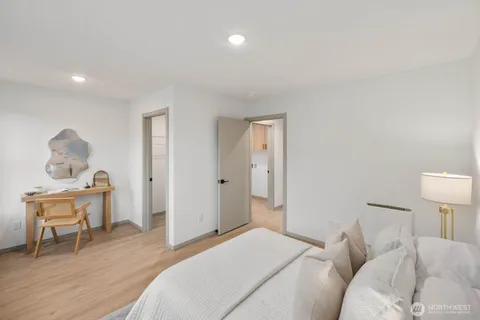 $625,000 | 5921 32nd Avenue Southwest, Unit B, Seattle, WA 98126