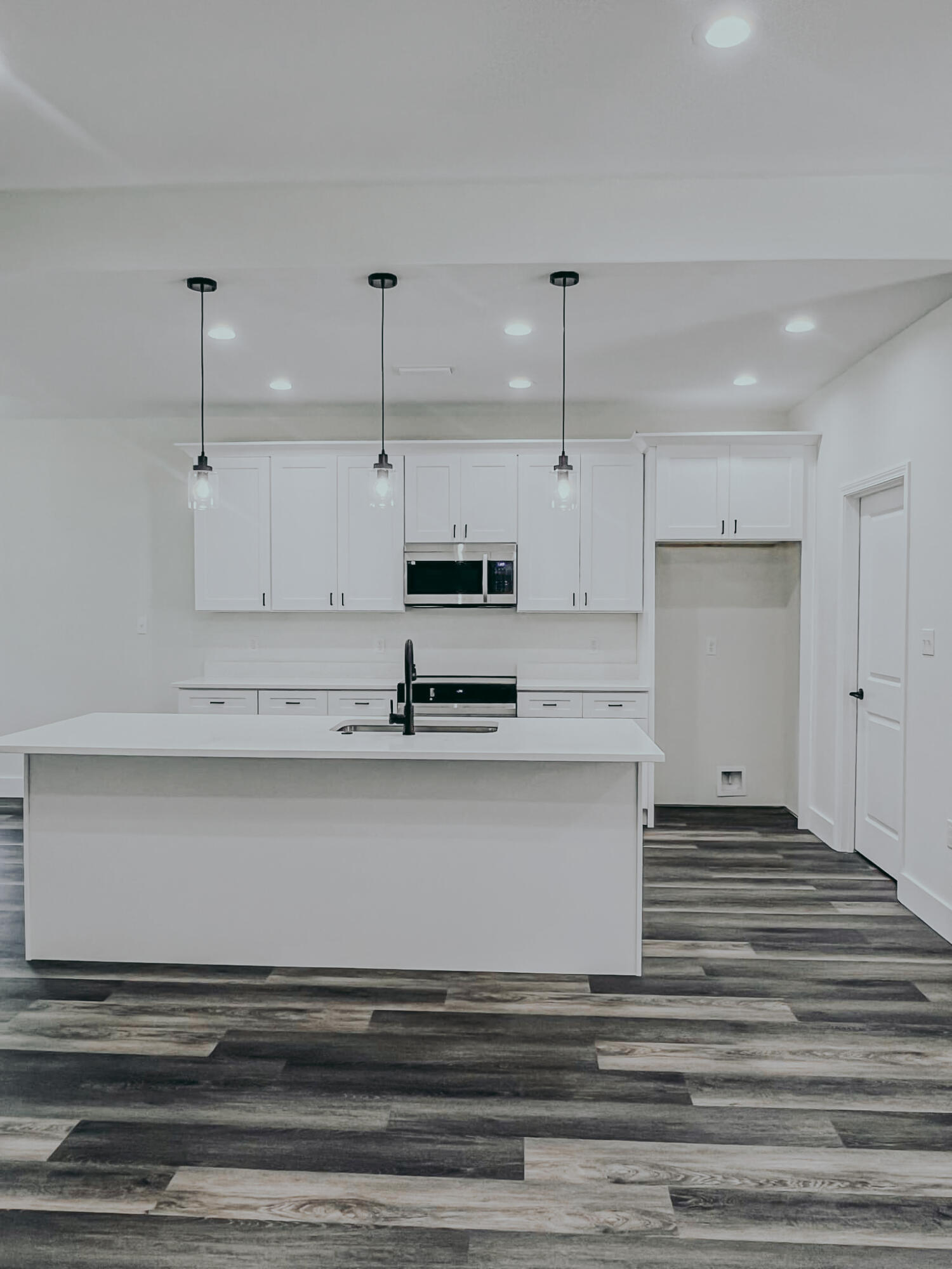 182 Caswell Branch Road Freeport, FL 32439 - Photo 5 of 19 island 2