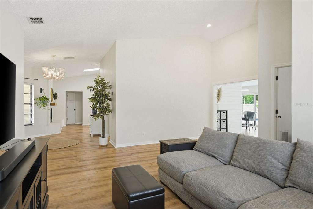 1011 Ridge Drive Palm Harbor, FL 34683 - Photo 11 of 49