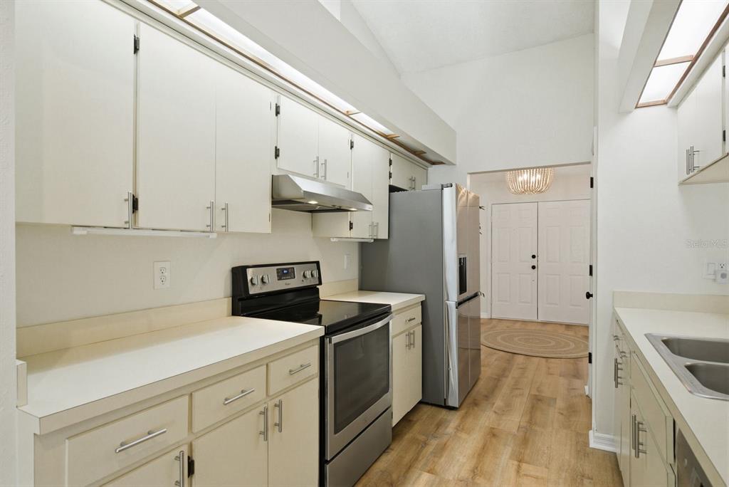 1011 Ridge Drive Palm Harbor, FL 34683 - Photo 18 of 49