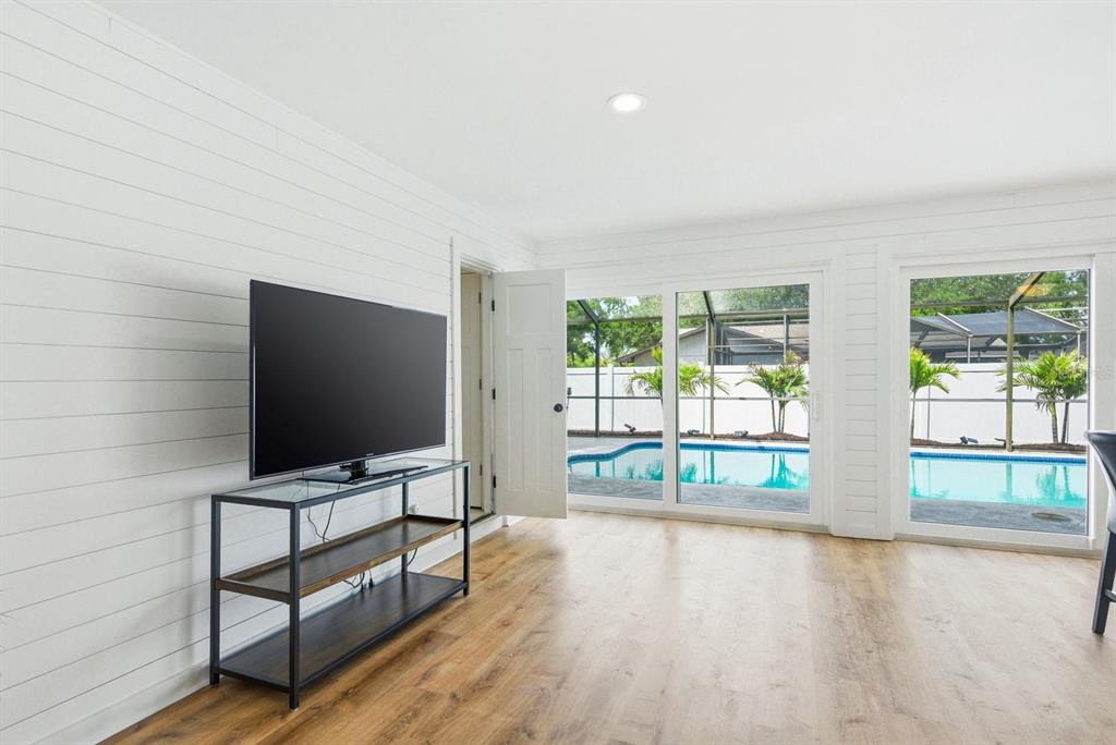 1011 Ridge Drive Palm Harbor, FL 34683 - Photo 23 of 49