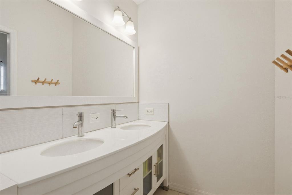 1011 Ridge Drive Palm Harbor, FL 34683 - Photo 26 of 49