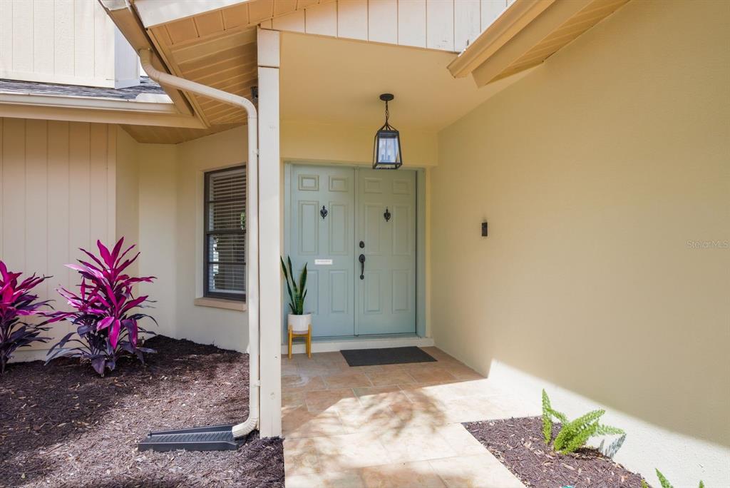 1011 Ridge Drive Palm Harbor, FL 34683 - Photo 4 of 49