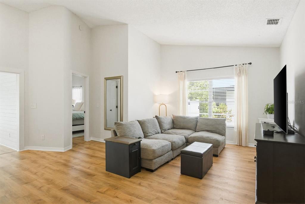 1011 Ridge Drive Palm Harbor, FL 34683 - Photo 9 of 49