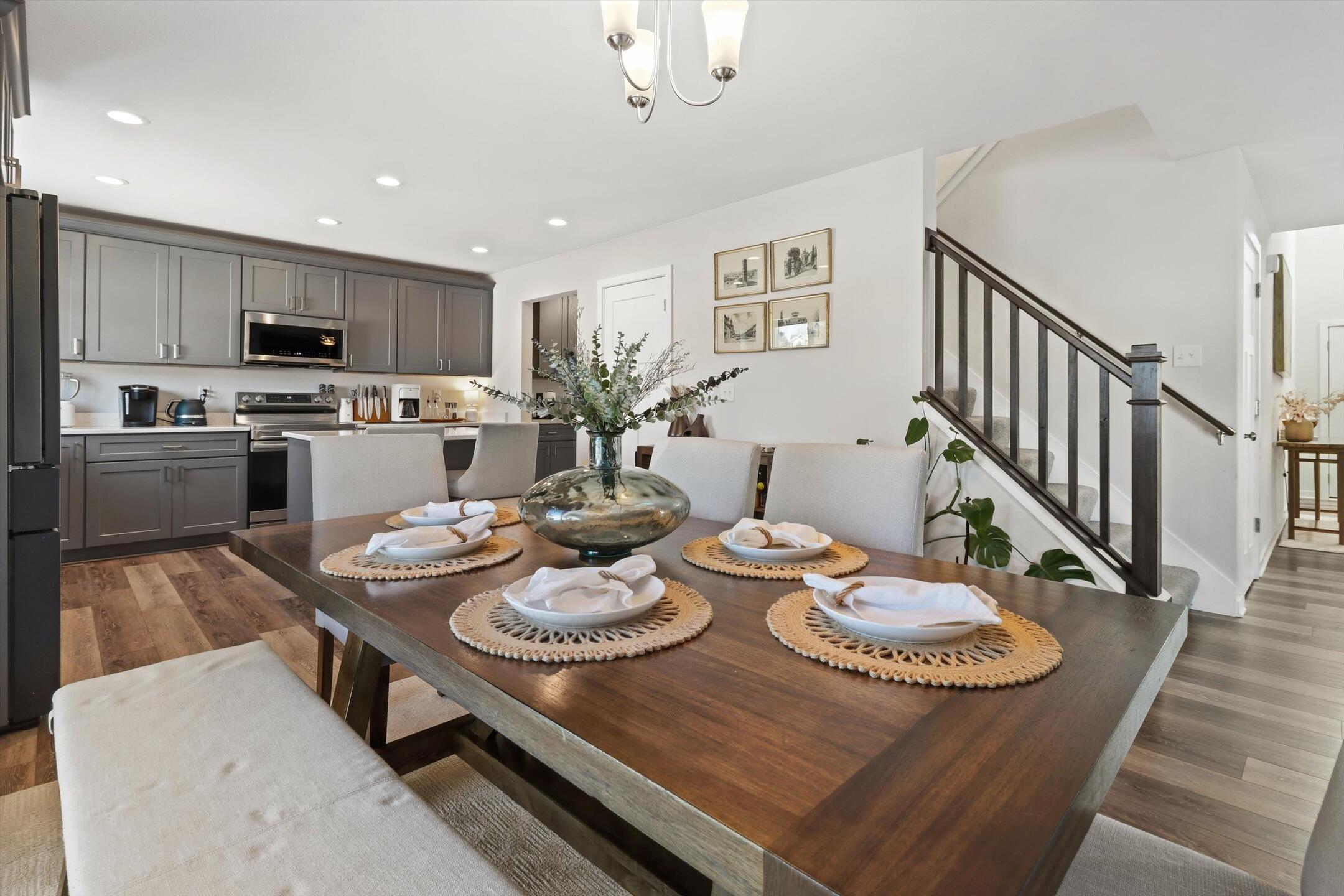 312 Big Bend Way Hartford, WI 53027 - Photo 7 of 38 item_16