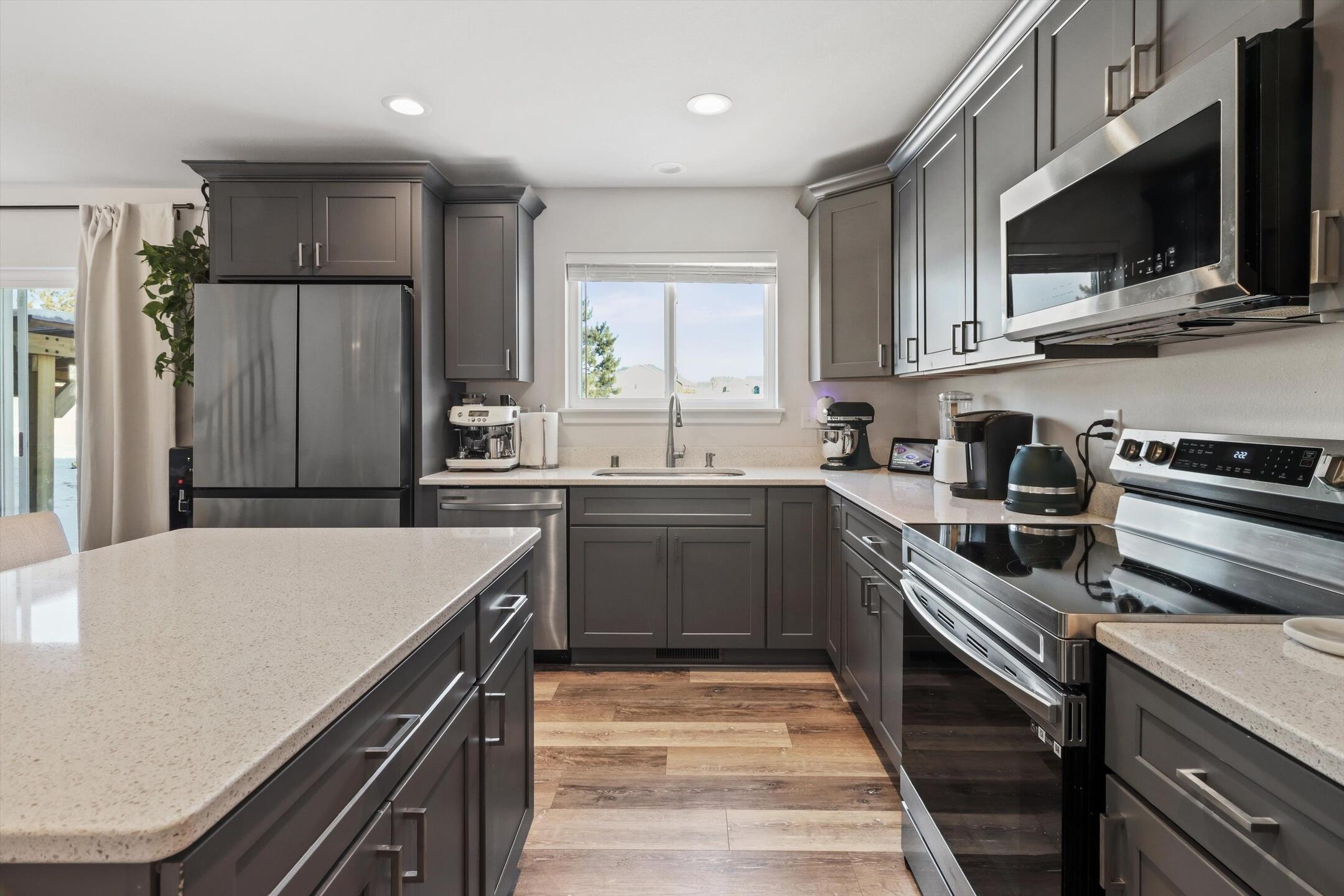 312 Big Bend Way Hartford, WI 53027 - Photo 10 of 38 item_13