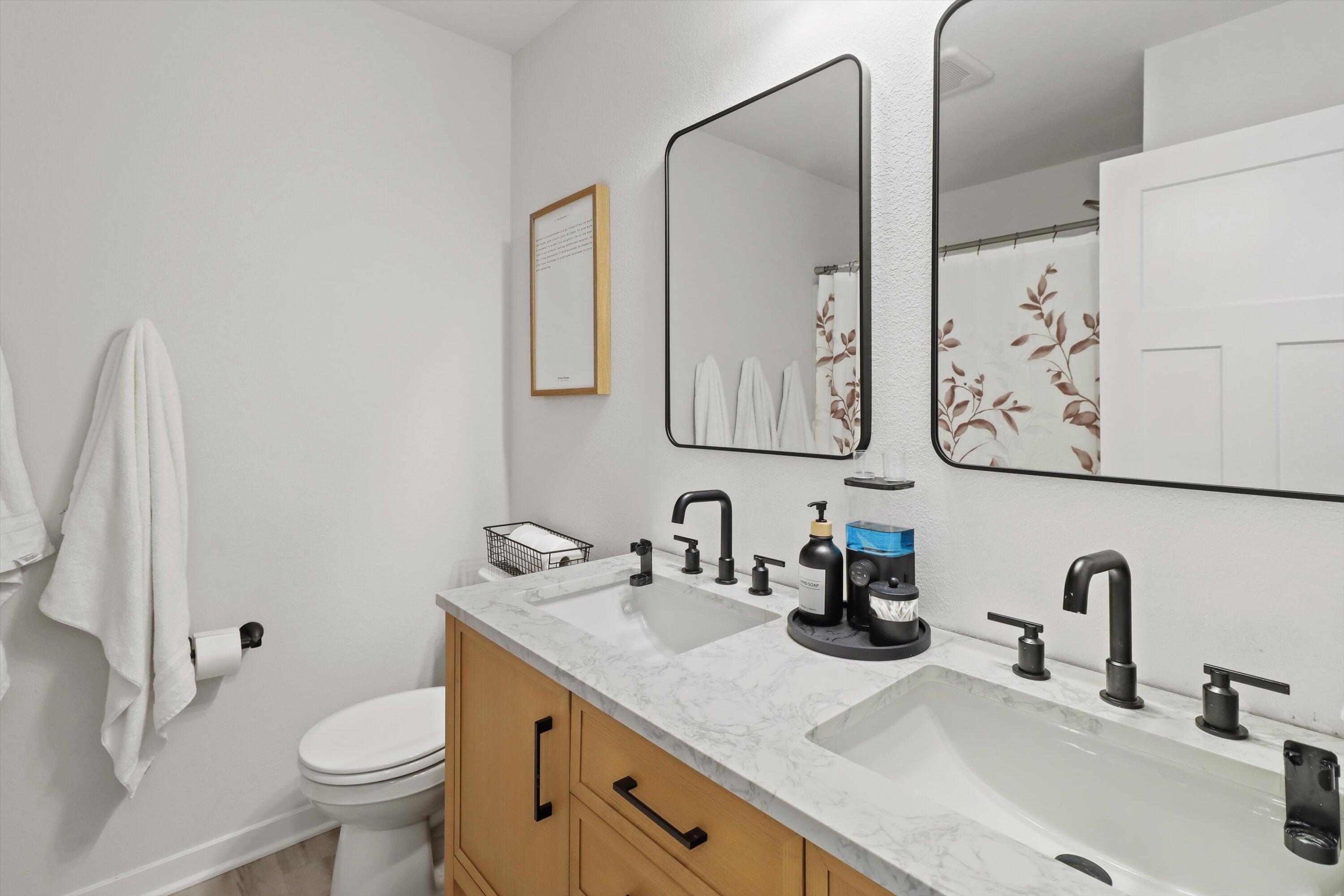 312 Big Bend Way Hartford, WI 53027 - Photo 21 of 38 38-IMG_9707