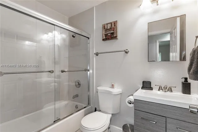 $3,150 | 4542 Southwest 25th Avenue, Unit 1, Dania Beach, FL 33312