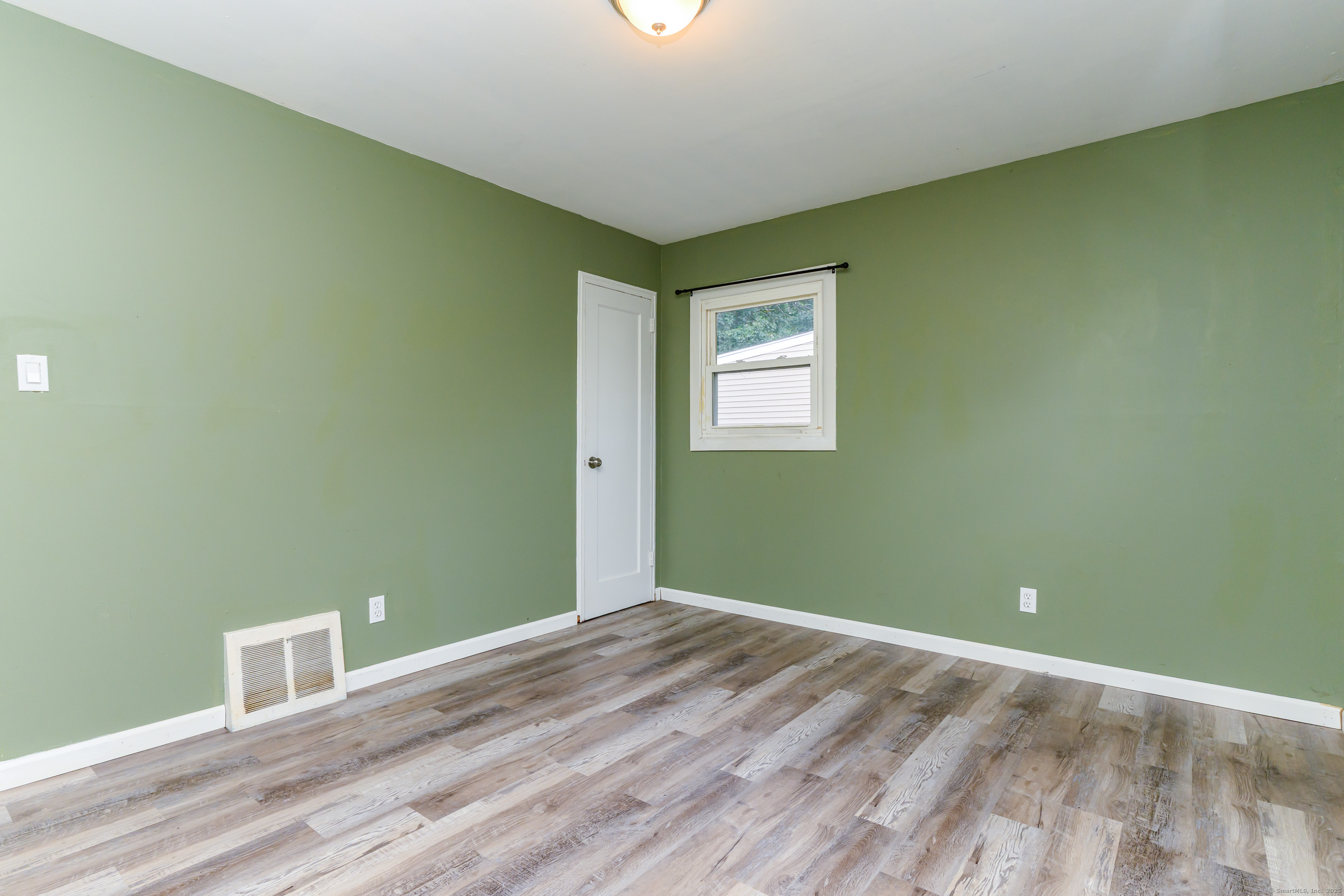 34 Great Plain Road Norwich, CT 06360 - Photo 8 of 40