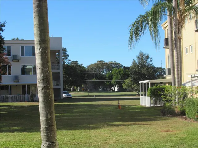 $1,795 | 2402 Ecuadorian Way, Unit 8, Clearwater, FL 33763