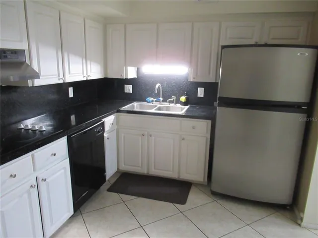 $1,795 | 2402 Ecuadorian Way, Unit 8, Clearwater, FL 33763