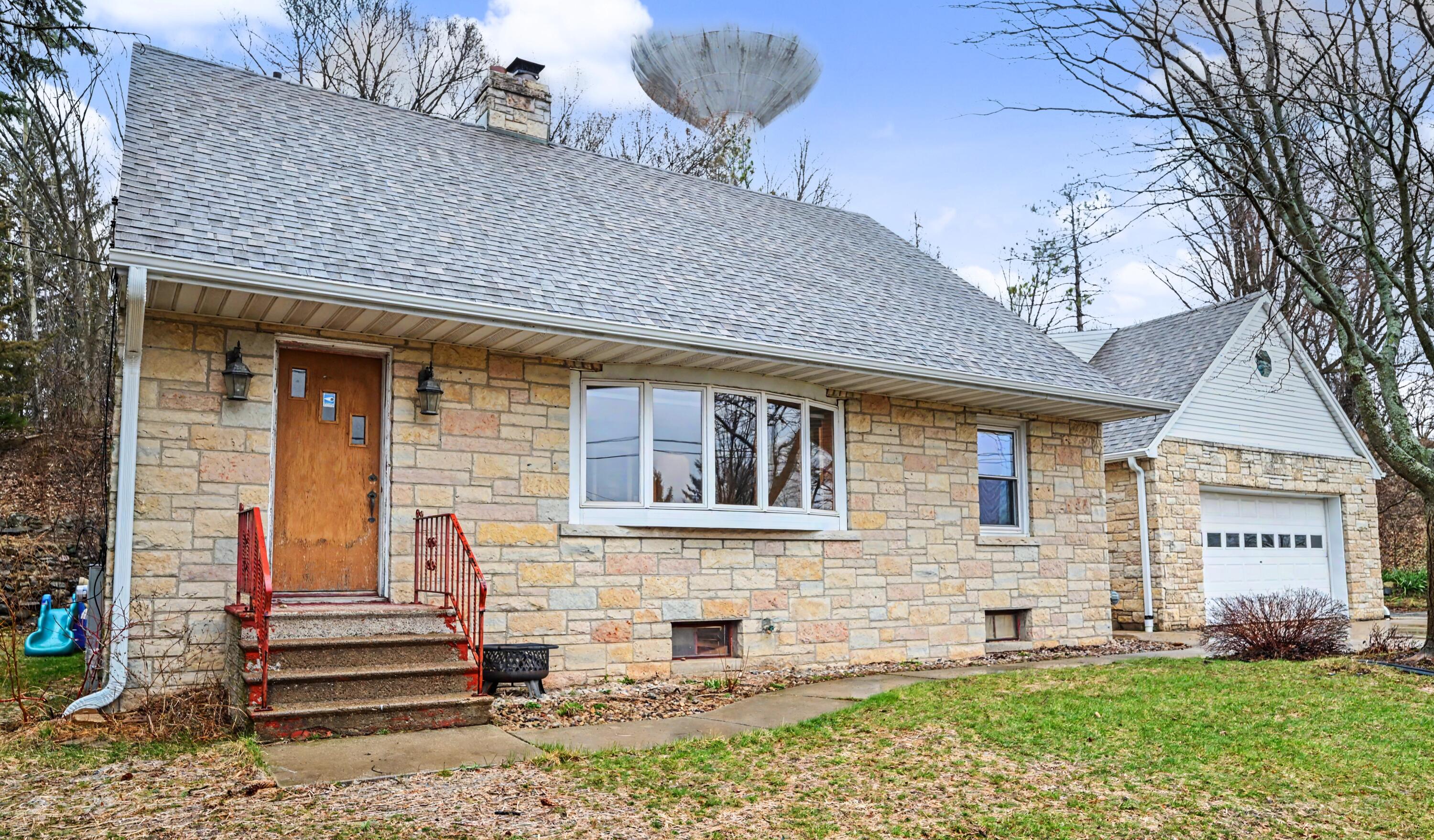 110 Polk Street Slinger, WI 53086 - Photo 21 of 28 Photo (3)