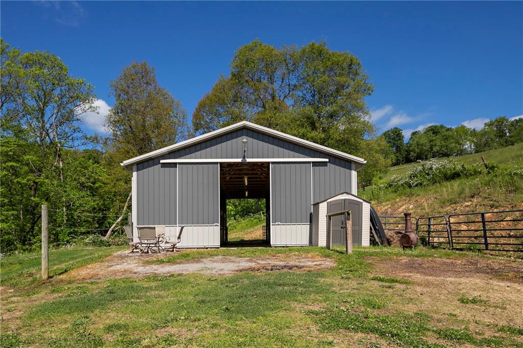 391 Bacon Run Road Clarksville, PA 15322 - Photo 4 of 25 A large barn