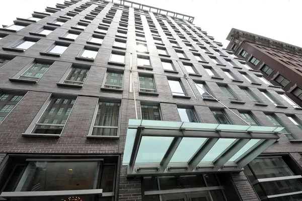 $425 | 80 Broad Street, Unit 57, Boston, MA 02110