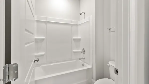 $490,900 | 6625 Palm Pointe Drive, Ocean Springs, MS 39564