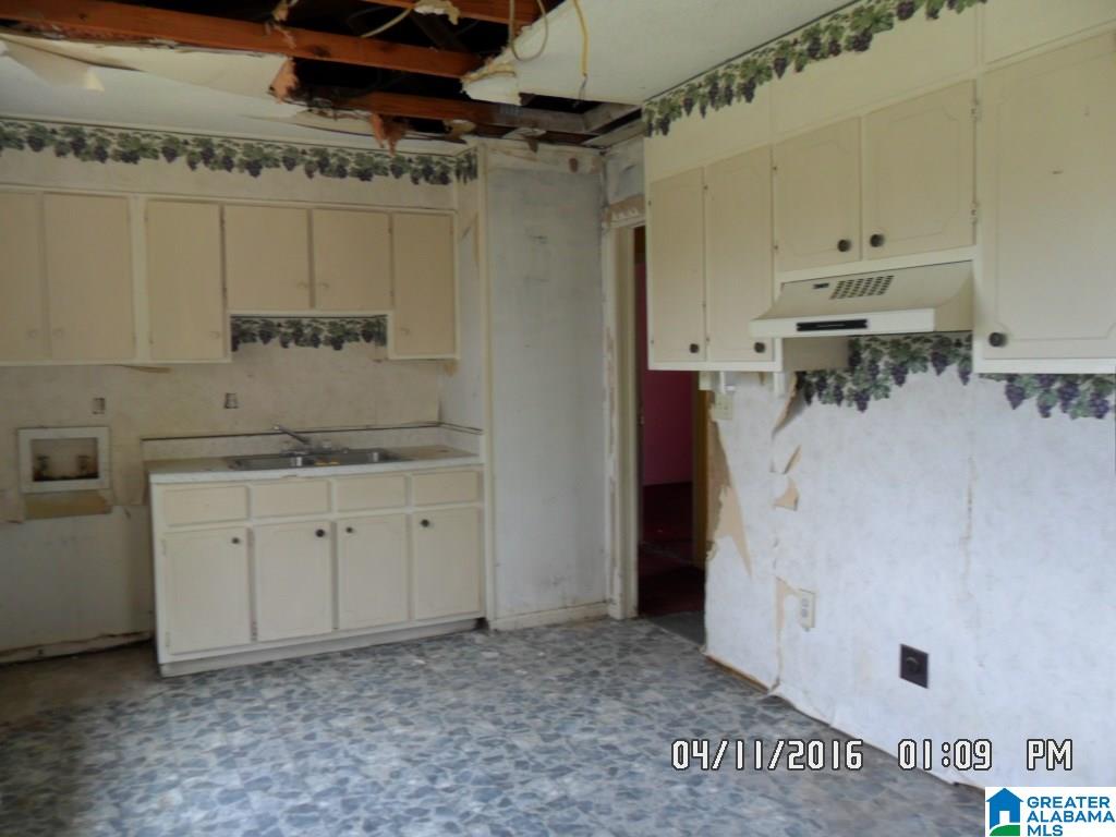 124 Lilly Street Clanton, AL 35045 - Photo 7 of 12