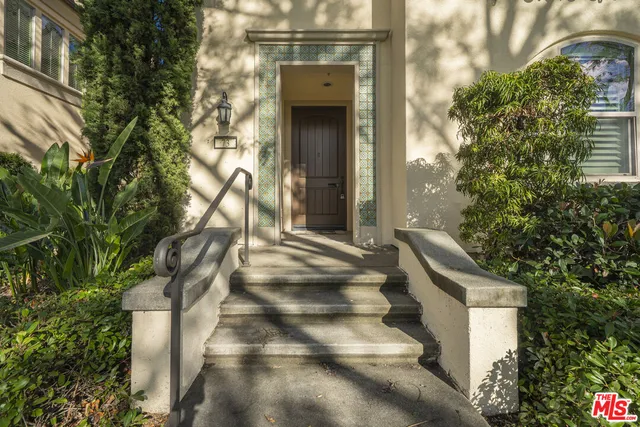 $5,100 | 73 City Stroll, Irvine, CA 92620