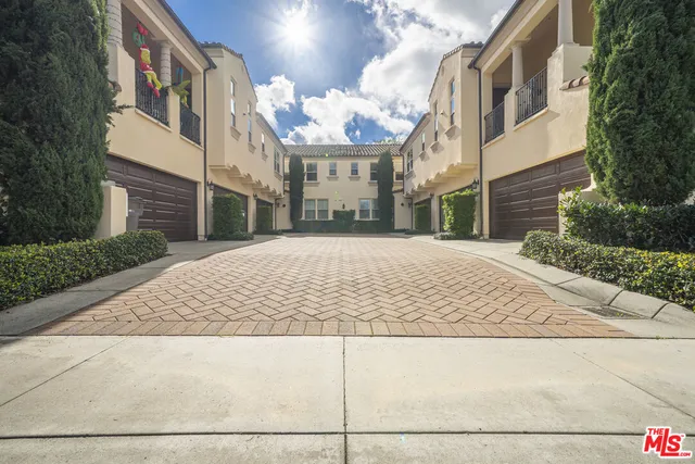 $5,100 | 73 City Stroll, Irvine, CA 92620