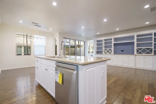 $5,100 | 73 City Stroll, Irvine, CA 92620