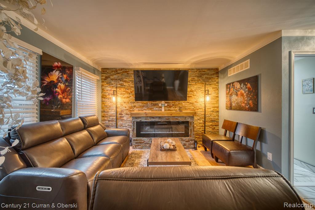 31189 Hoover Road Warren, MI 48093 - Photo 14 of 34