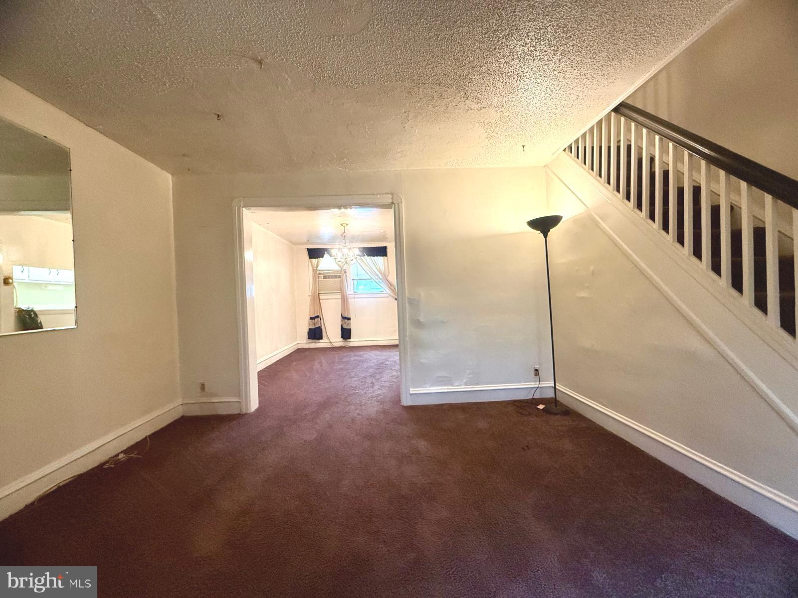 549 Littlecroft Road Upper Darby, PA 19082 - Photo 5 of 26 Living Room