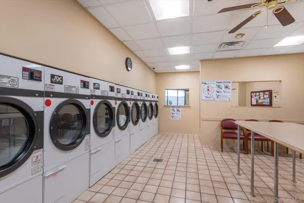 $330,000 | 271-10 Grand Central Parkway, Unit 27Y | Floral Park