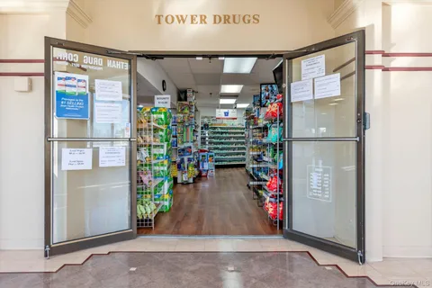 $360,000 | 269 Grand Central Parkway, Unit 27Y | Glen Oaks