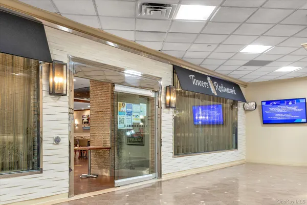 $330,000 | 271-10 Grand Central Parkway, Unit 27Y | Floral Park