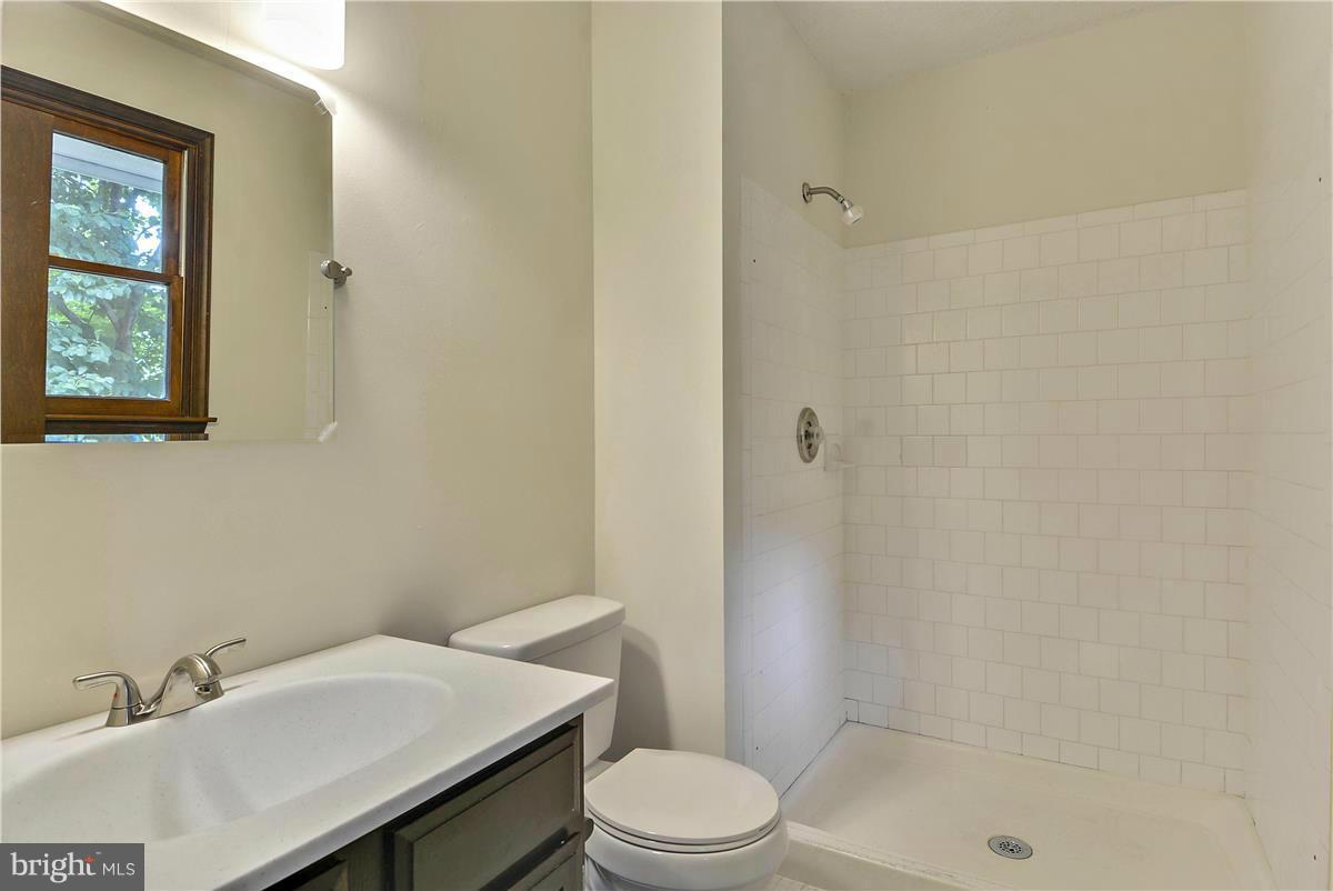 107 Rutledge Road Queenstown, MD 21658 - Photo 11 of 30 Main level Master Bath
