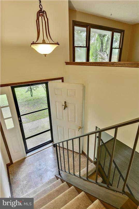 107 Rutledge Road Queenstown, MD 21658 - Photo 3 of 30 Split Foyer