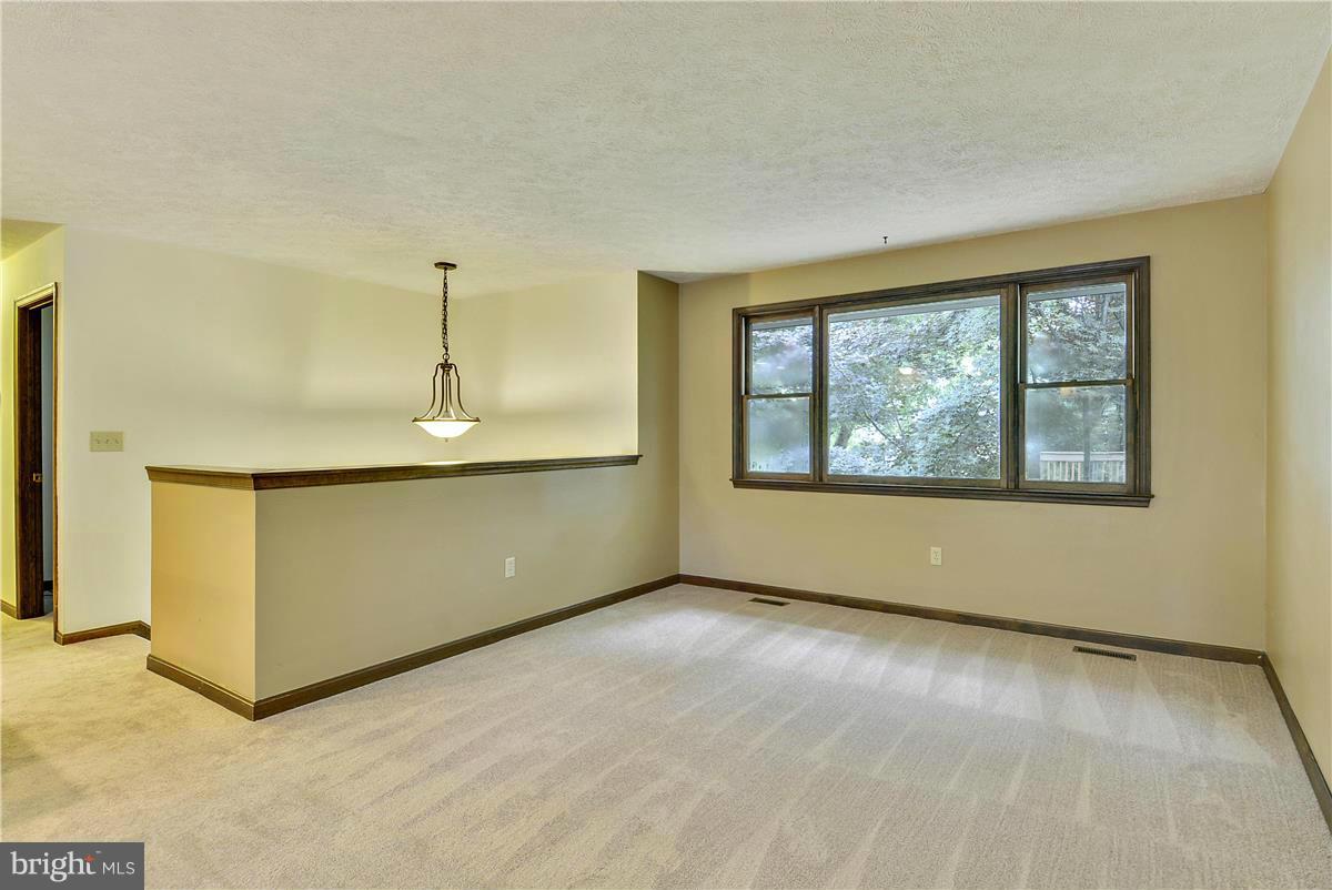 107 Rutledge Road Queenstown, MD 21658 - Photo 5 of 30 Living Room