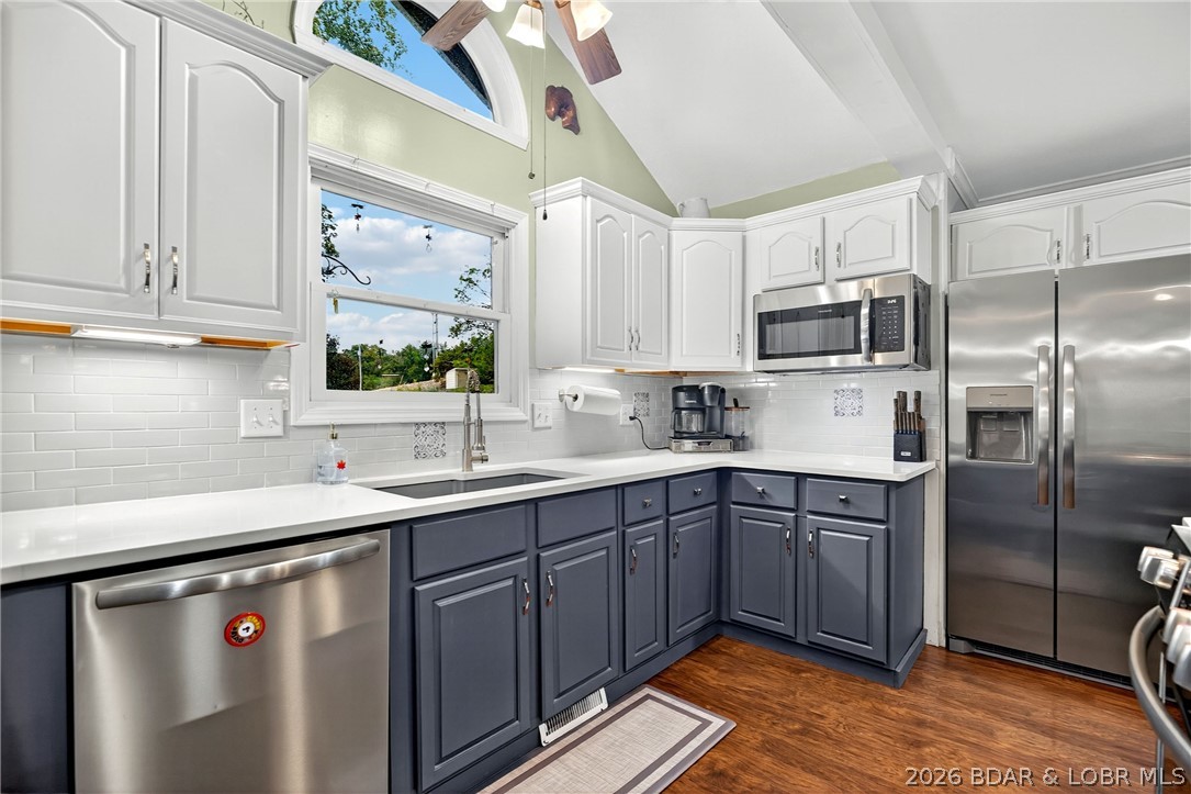 453 Graham Point Camdenton, MO 65020 - Photo 12 of 51